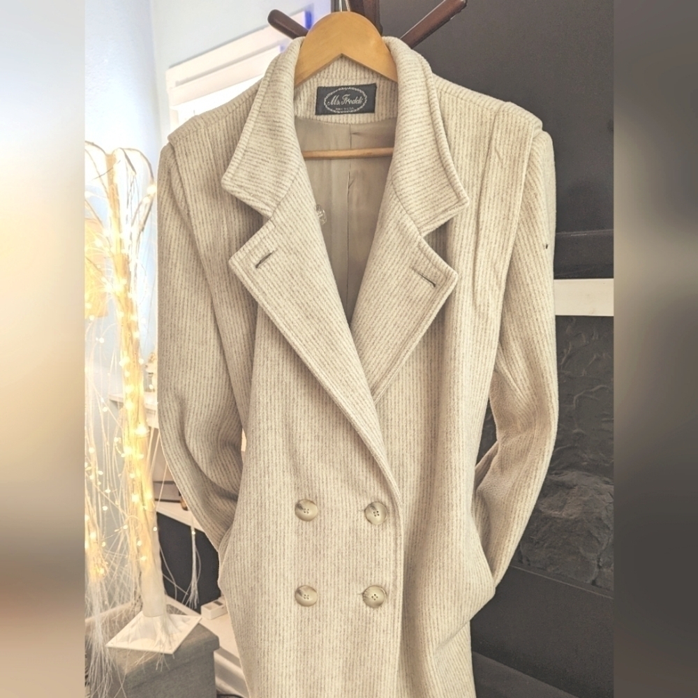 Vintage Ms. Freddi Wool Long Winter Coat . - Picture 2 of 16